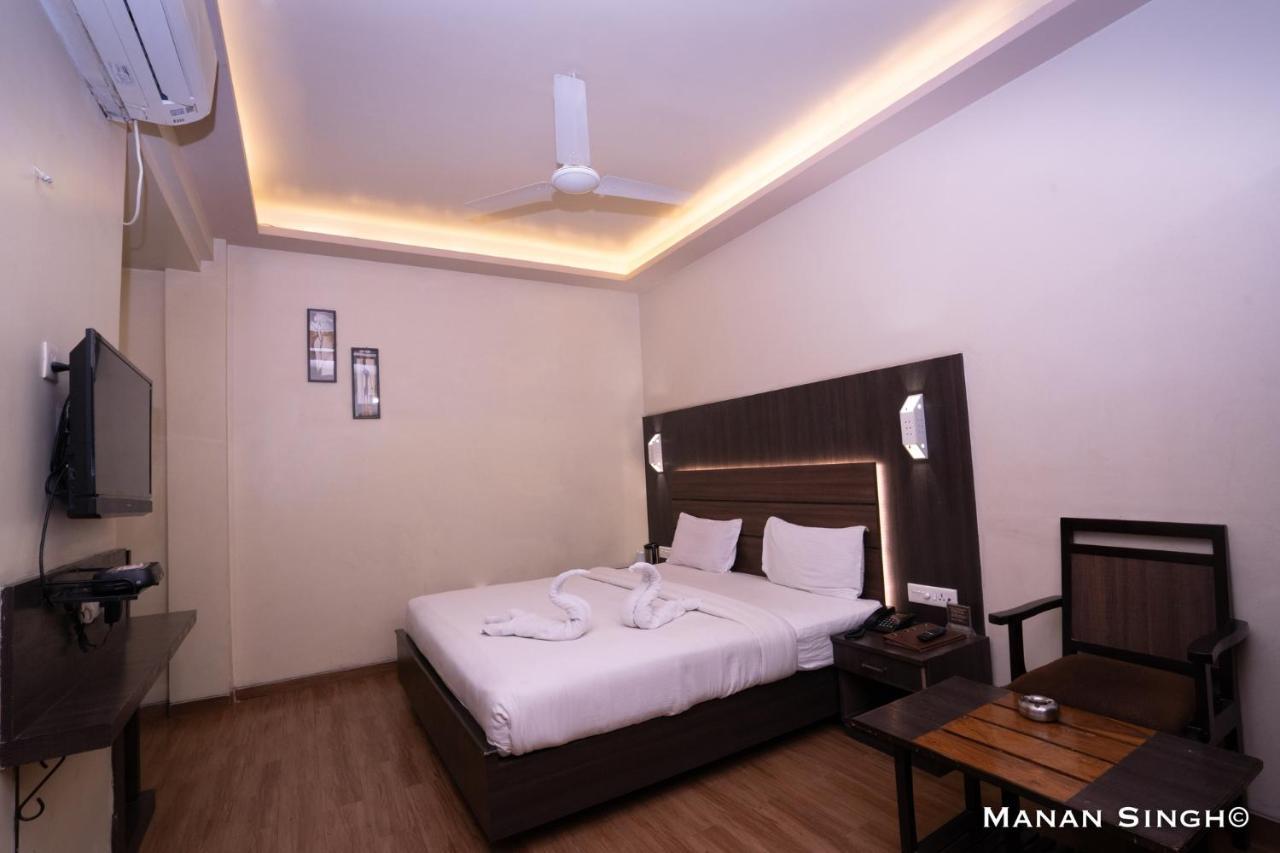 Hotel Samrat Jabalpur Exterior foto