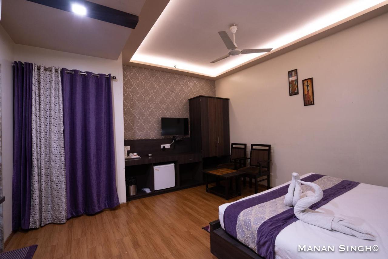 Hotel Samrat Jabalpur Exterior foto